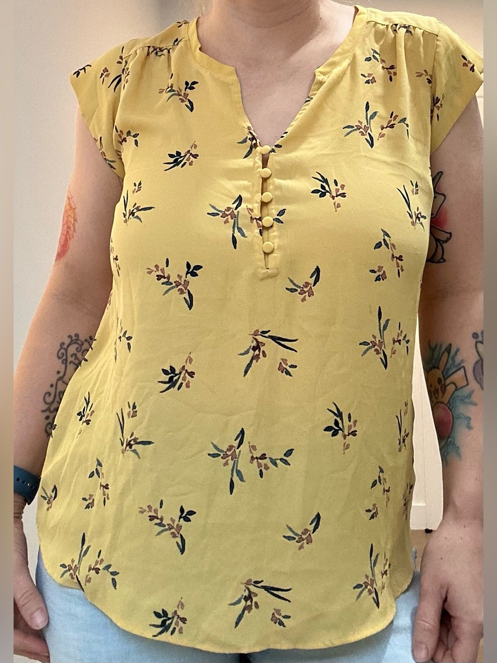 Reitmans Yellow Floral Flutter Sleeve Blouse Size M